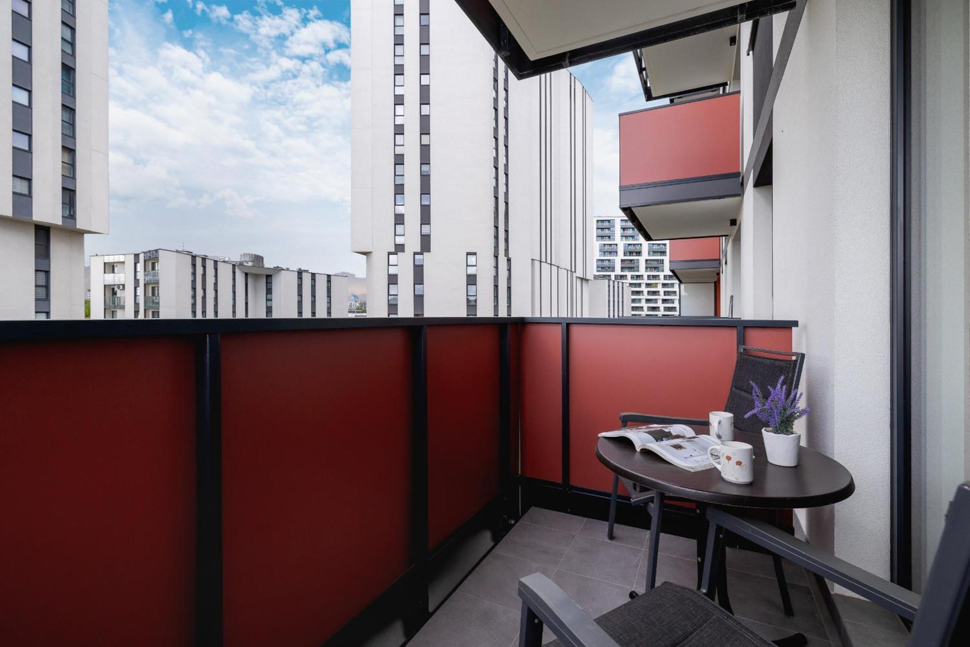 Modern Apartment With Parking Near Tauron Arena By Rent Like Home Krakow Exterior photo